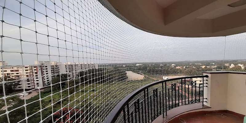 Balcony safety nets
